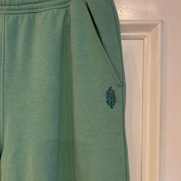 Free people movement wide leg cropped pant set. Size small. - Picture 3 of 12